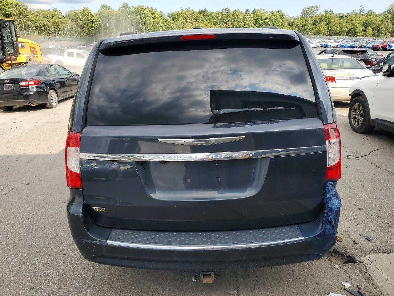 2014 Chrysler Town & Country Touring - Фото 6