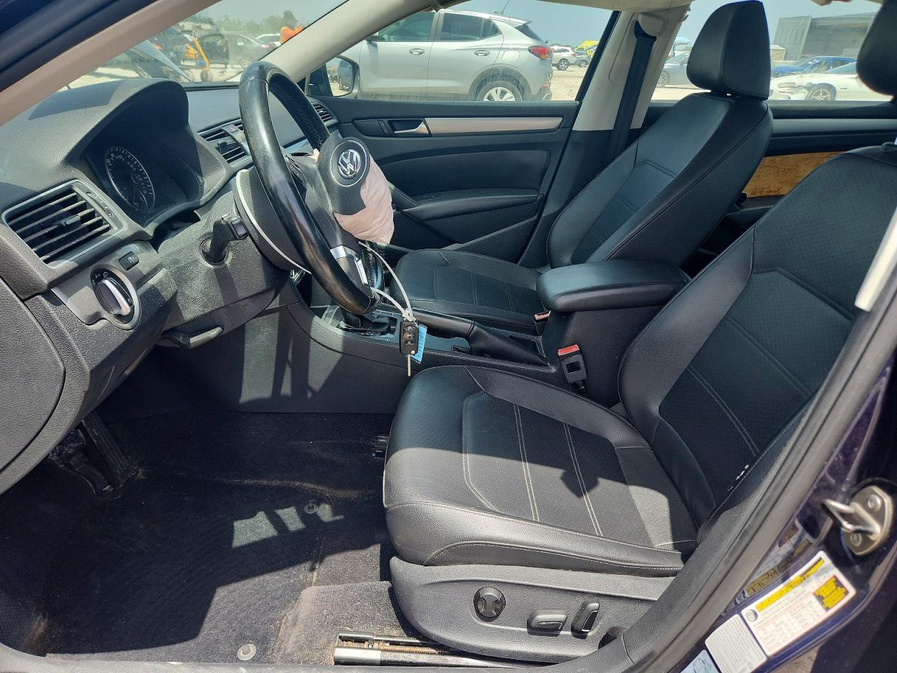 2015 Volkswagen Passat S - Image 7