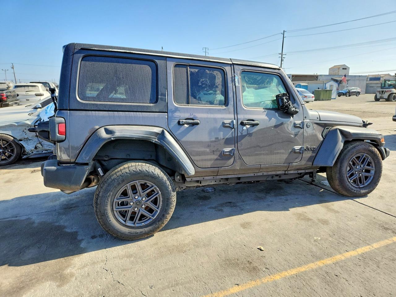 2025 Jeep Wrangler Sport - Фото 3