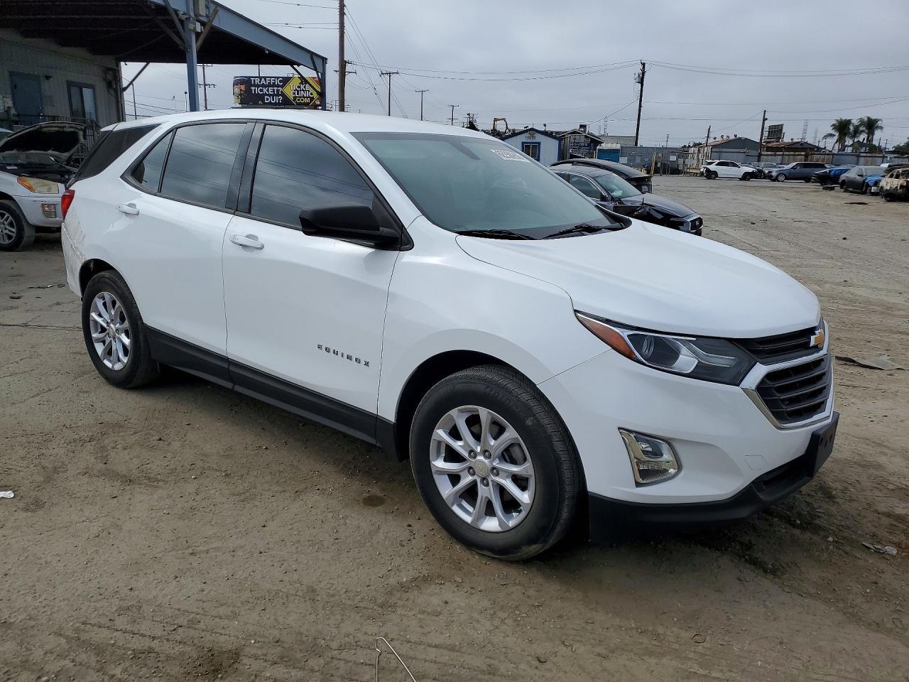 2018 Chevrolet Equinox Ls - Фото 4
