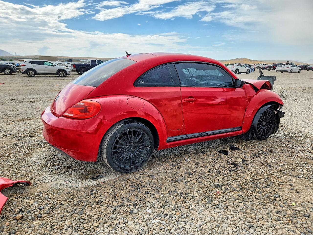 2012 Volkswagen Beetle - Image 3