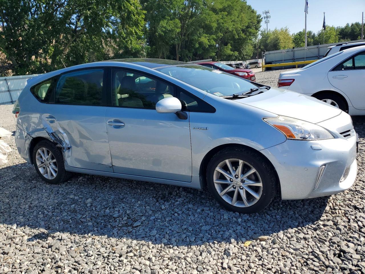 2012 Toyota Prius V Five - Image 4