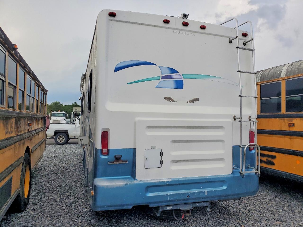 2000 Gulf Stream Rv - Фото 3