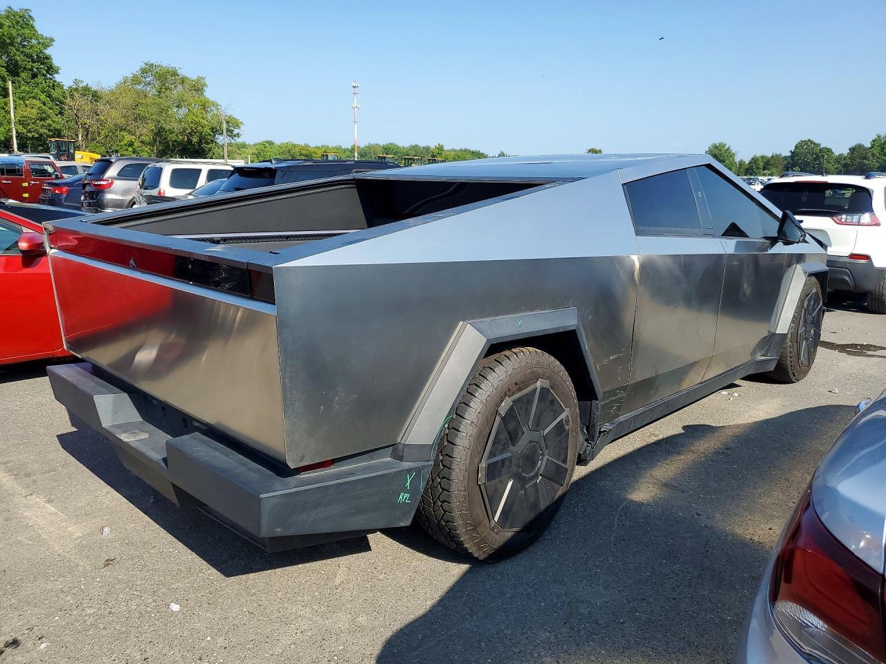 2024 Tesla Cybertruck - Фото 3
