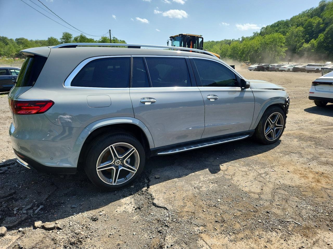 2025 Mercedes-Benz Gls 450 4Matic - Image 3