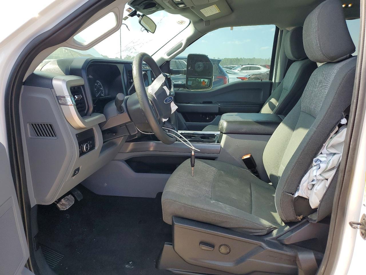 2024 Ford F250 Super Duty - Фото 7