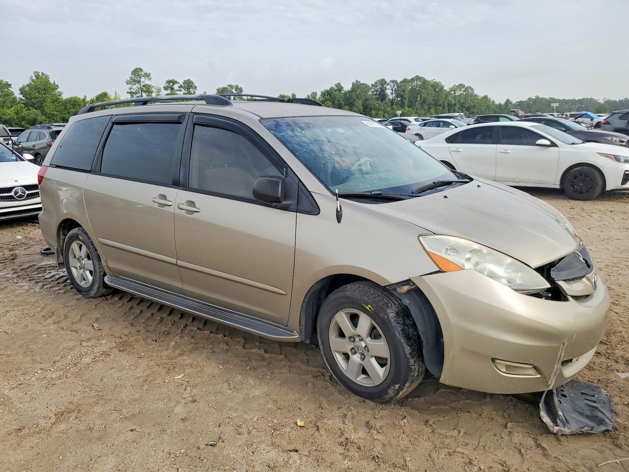 2008 Toyota Sienna Le 8-Passenger - Image 4