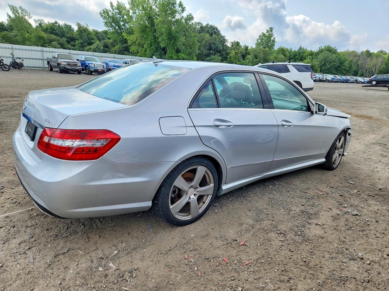 2010 Mercedes-Benz E 350 4Matic - Image 3