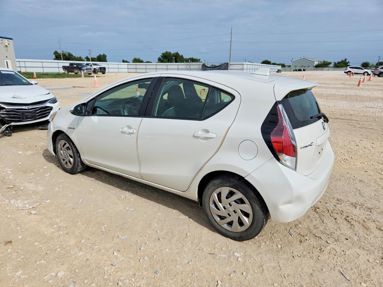2015 Toyota Prius C One - Фото 2