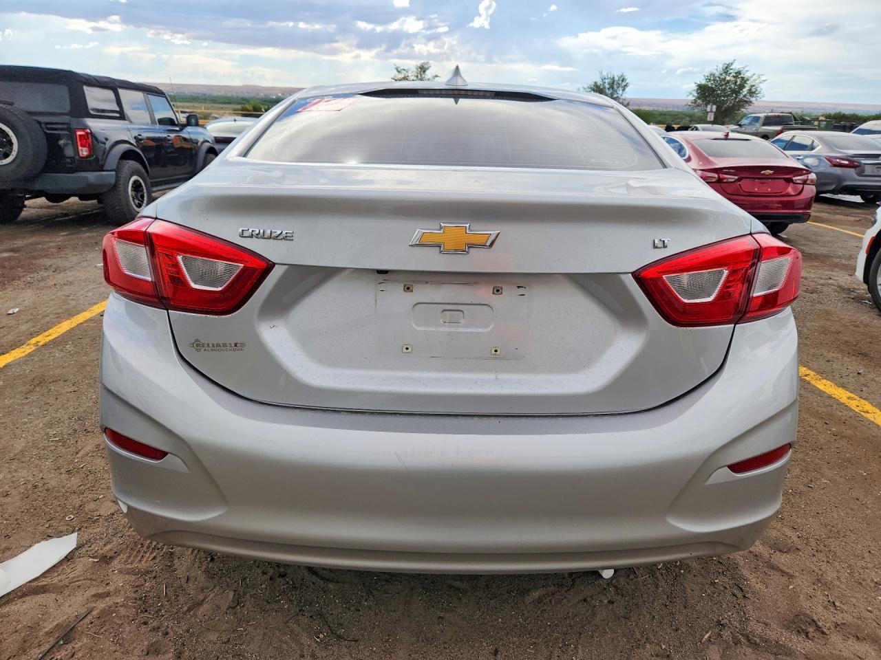 2018 Chevrolet Cruze Lt - Image 6