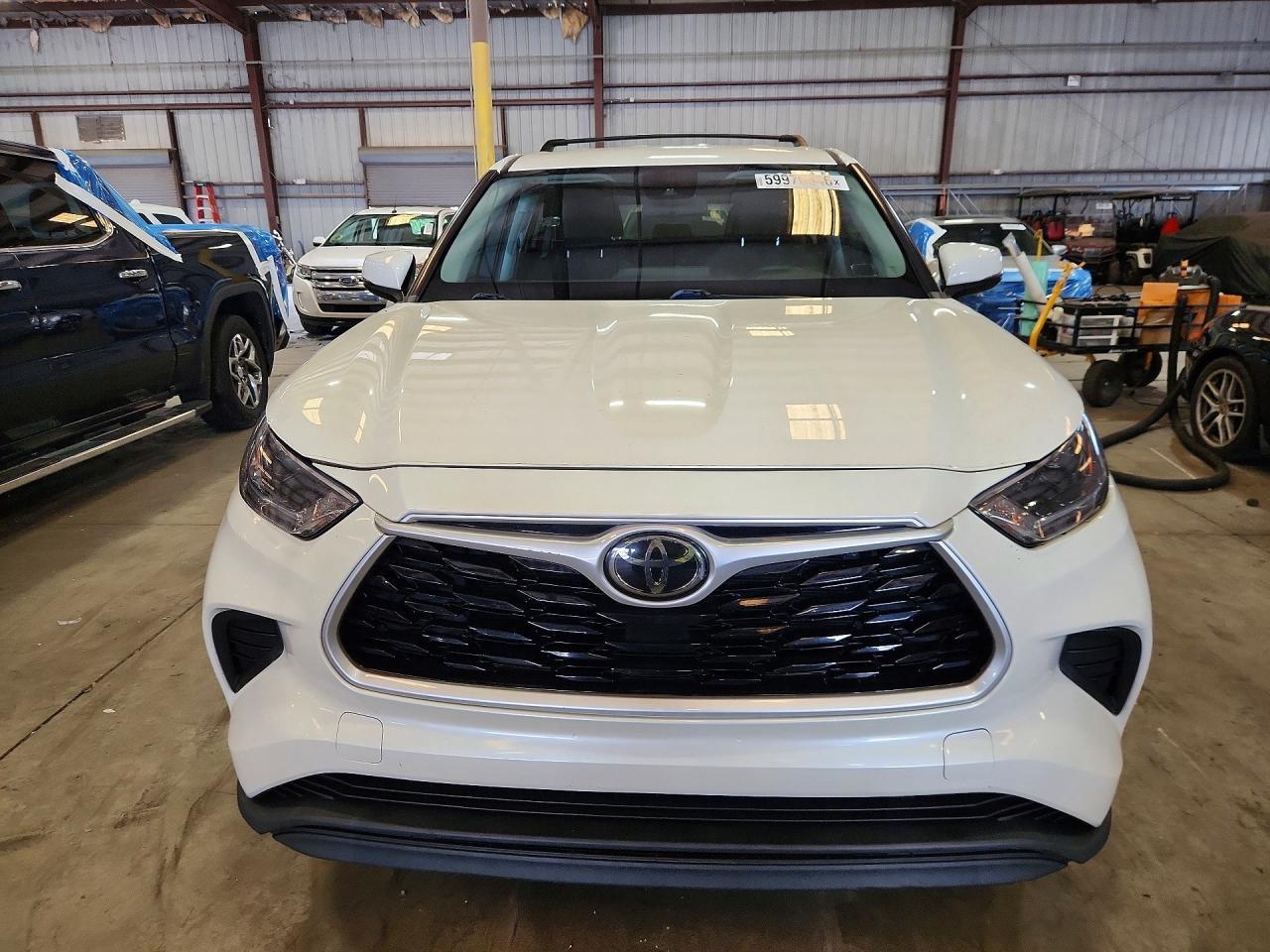 2021 Toyota Highlander L - Фото 5