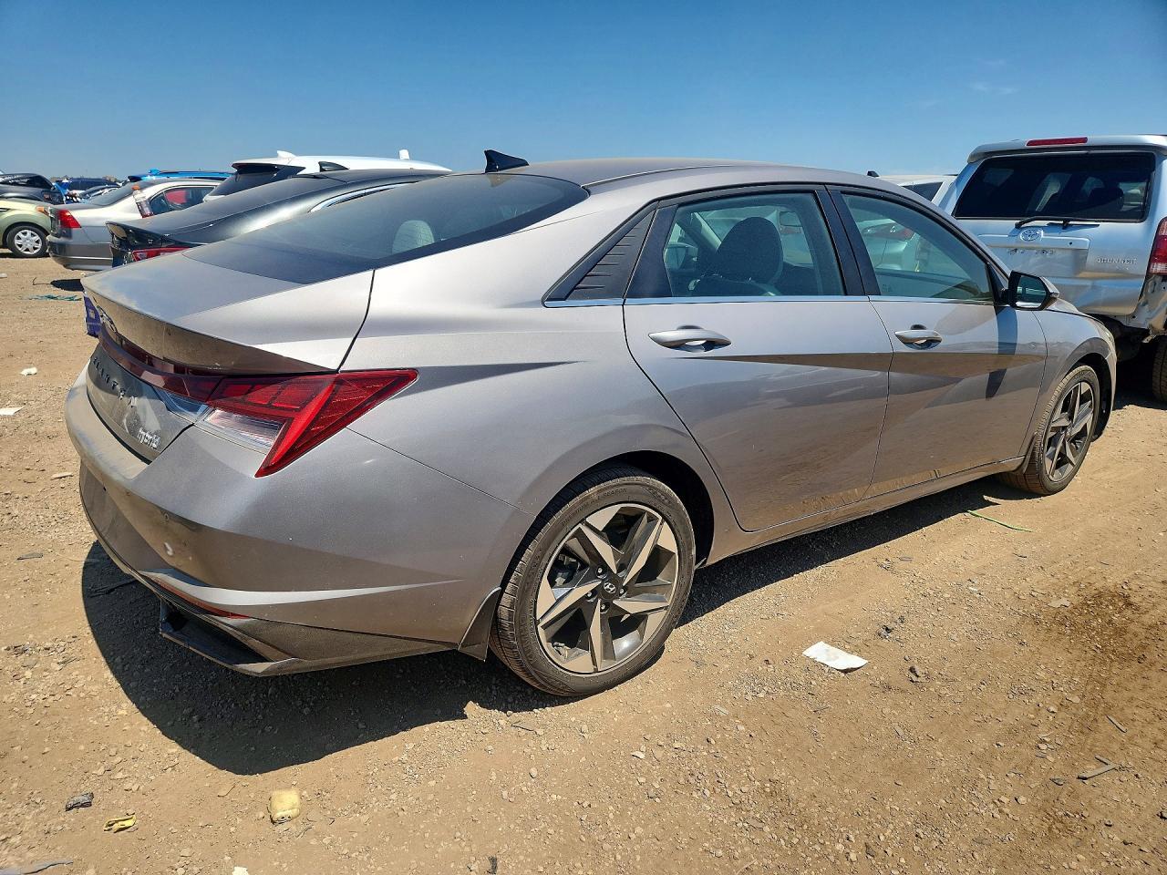 2023 Hyundai Elantra Limited - Фото 3