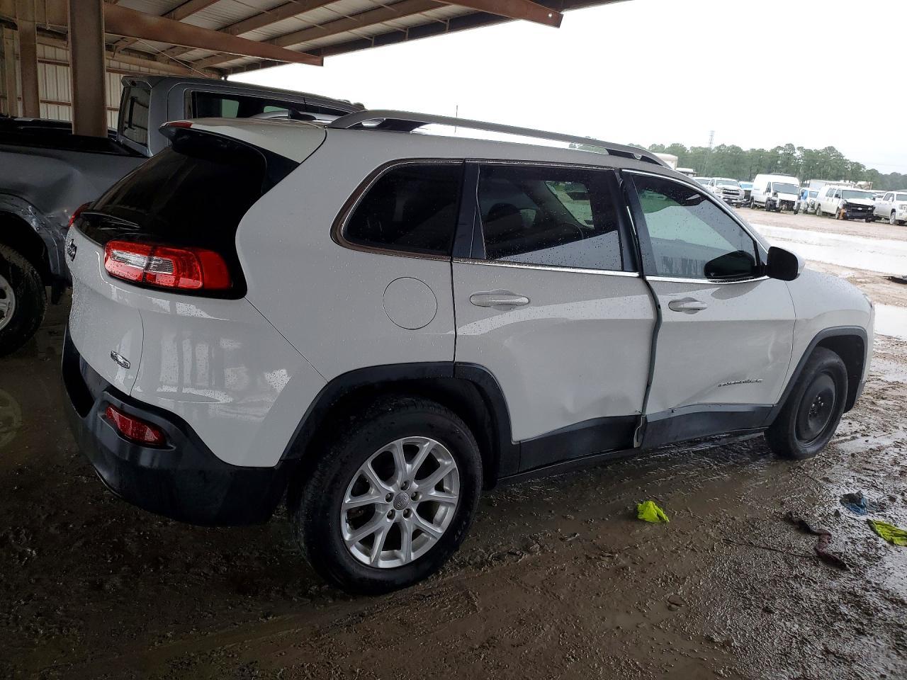 2015 Jeep Cherokee Latitude - Фото 3