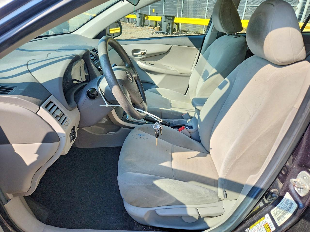 2010 Toyota Corolla Le - Фото 7