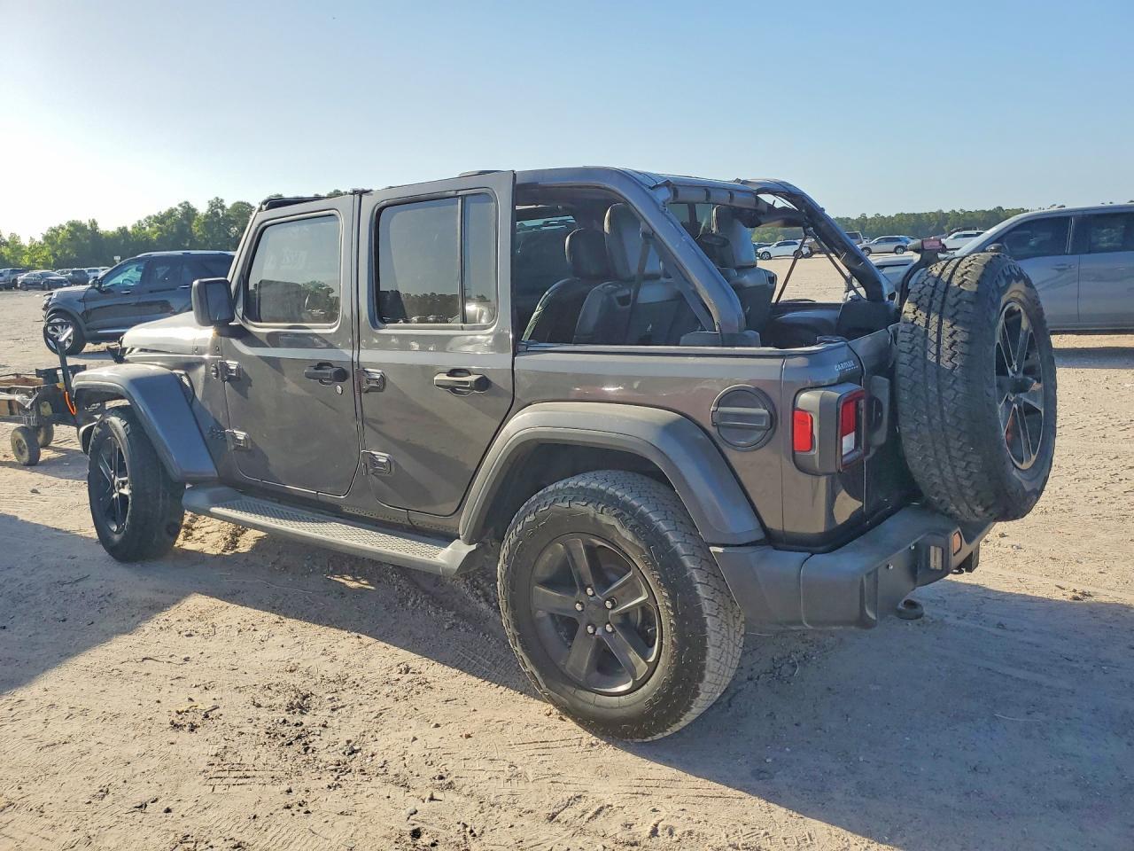2021 Jeep Wrangler Unlimited Sahara - Фото 2