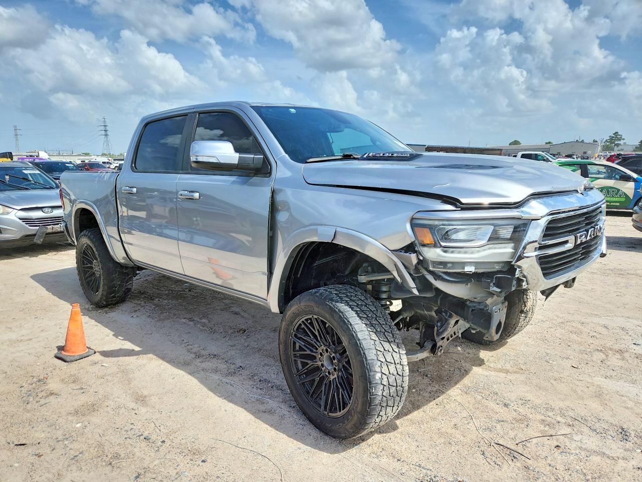 2021 Ram 1500 Laramie - Фото 4