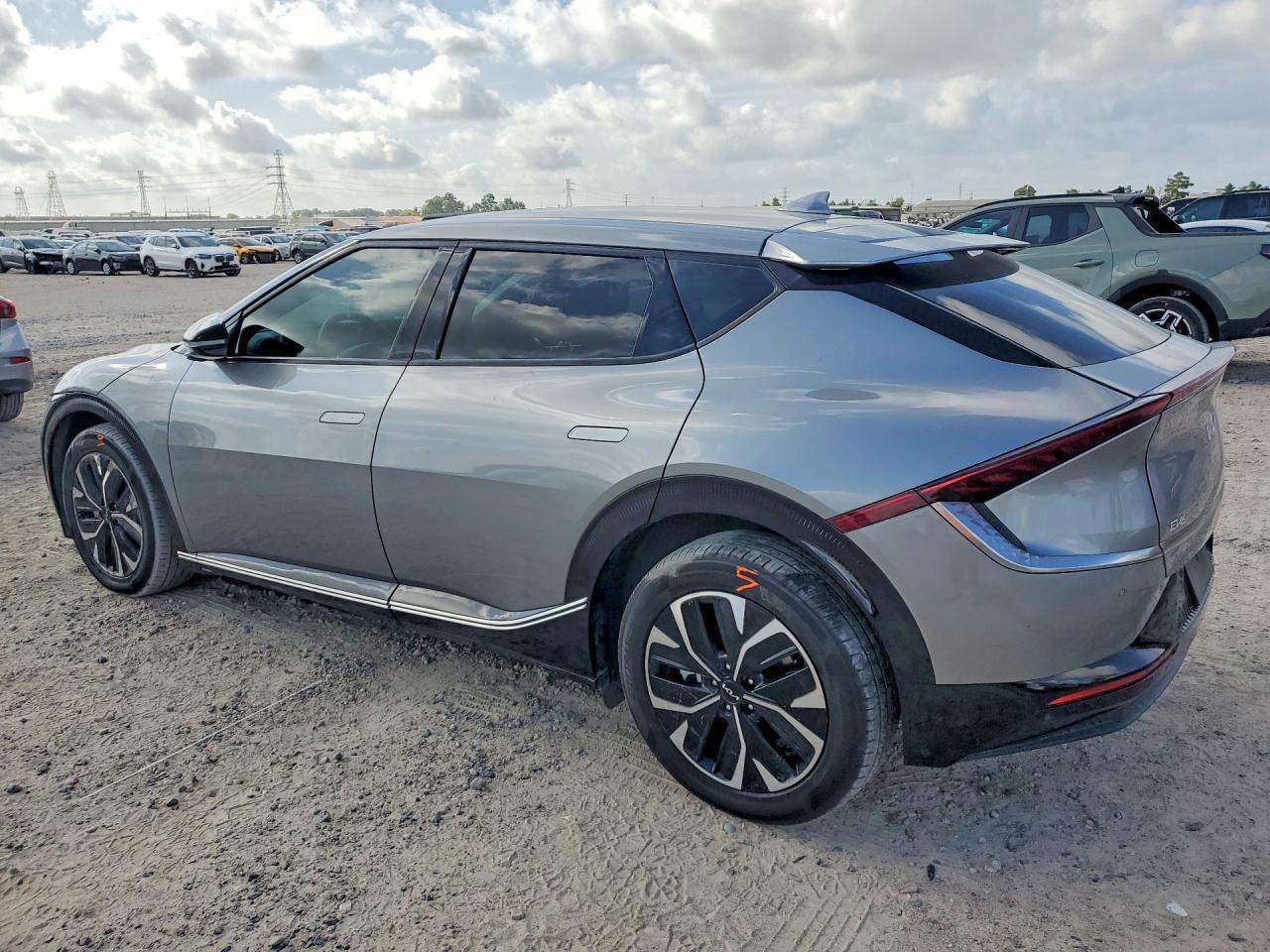 2022 Kia Ev6 Wind - Фото 2