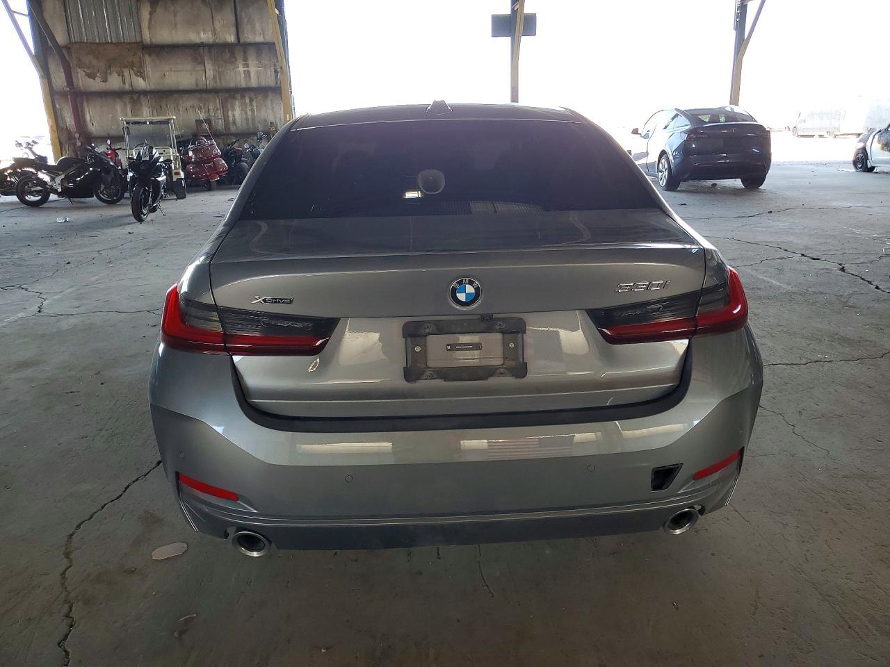 2025 BMW 330Xi - Фото 6