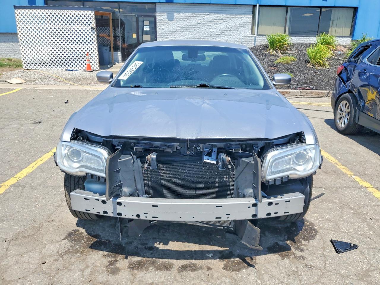2016 Chrysler 300 Limited - Фото 5