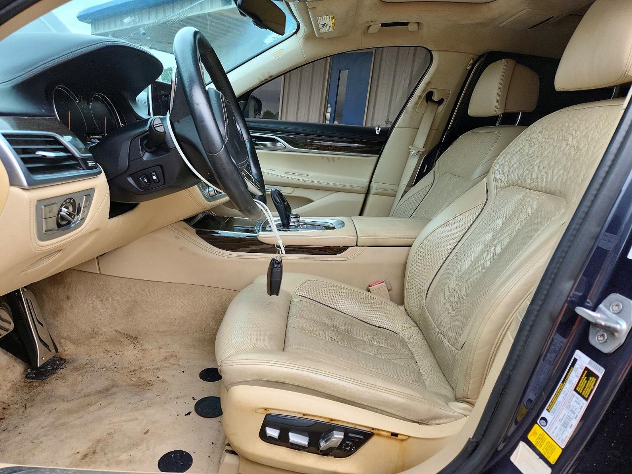 2016 BMW 750 I - Фото 7