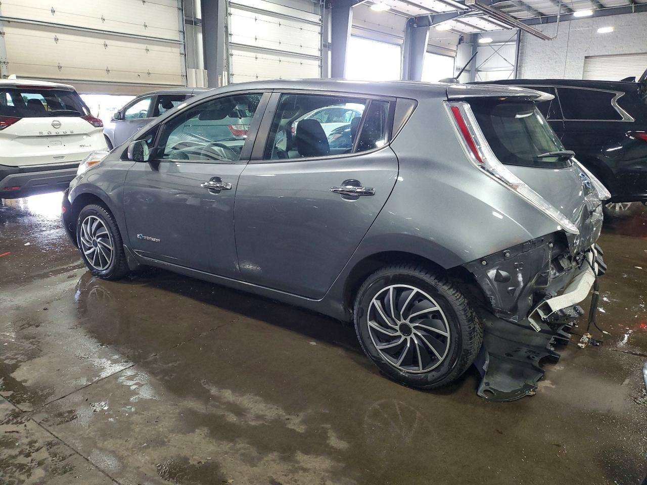 2017 Nissan Leaf S - Image 2