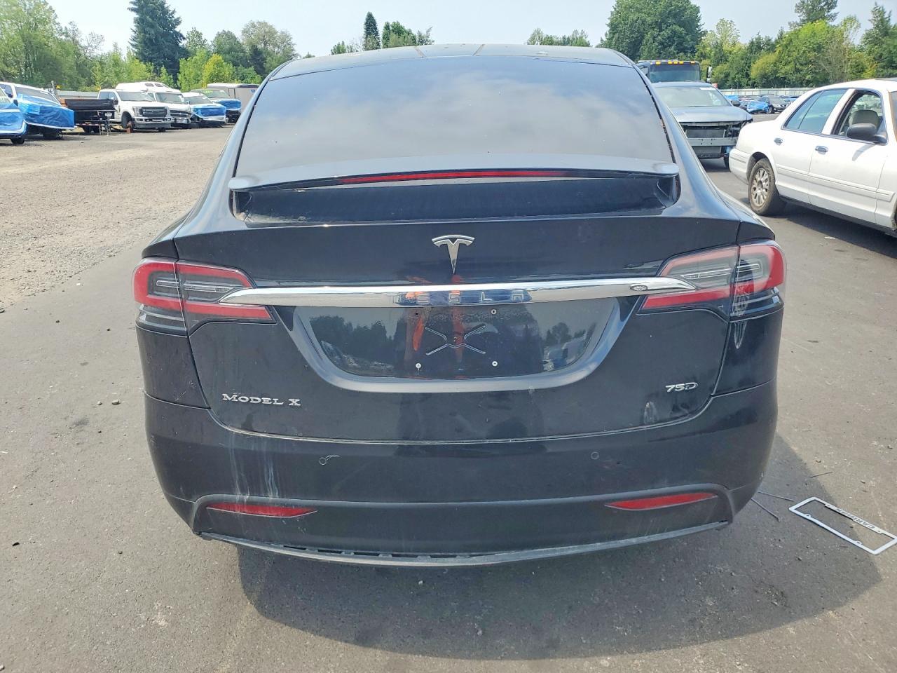 2017 Tesla Model X - Фото 6