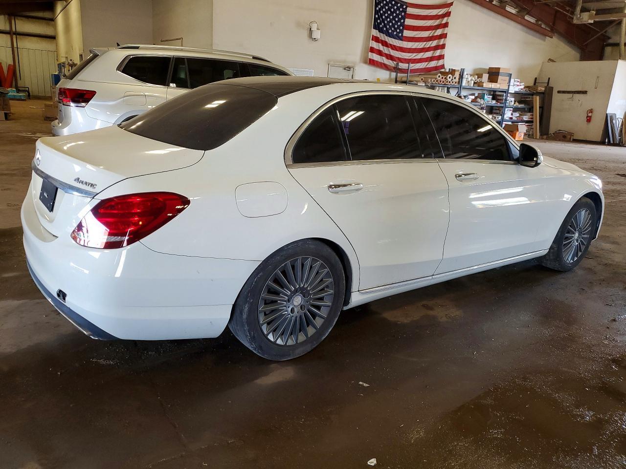 2015 Mercedes-Benz C 300 4Matic - Фото 3