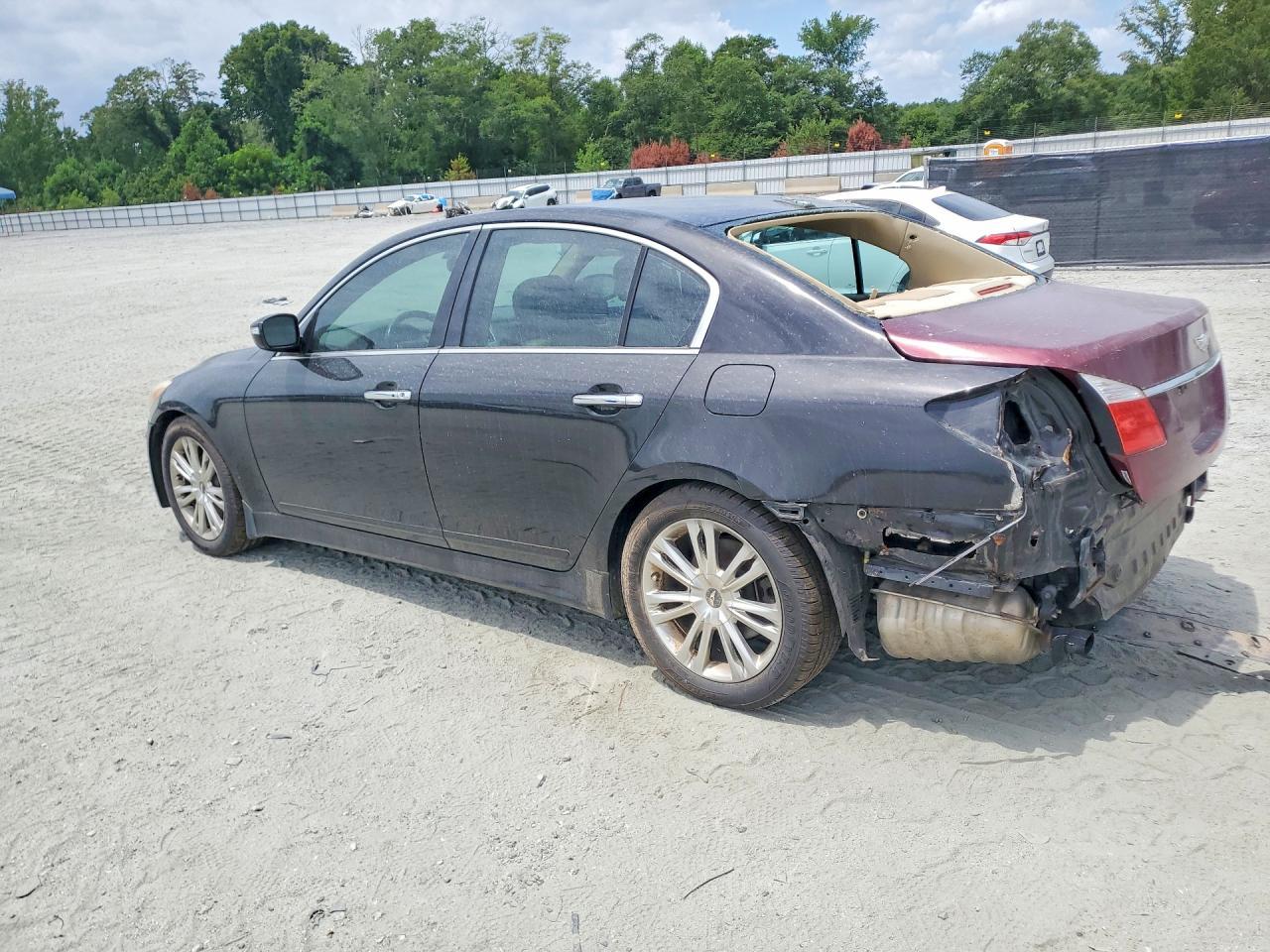 2014 Hyundai Genesis 3.8L - Фото 2