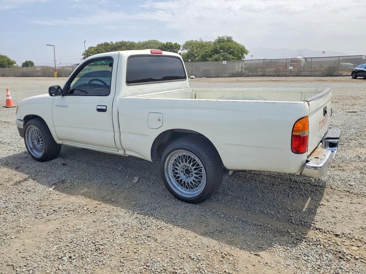 1997 Toyota Tacoma Base - Фото 2