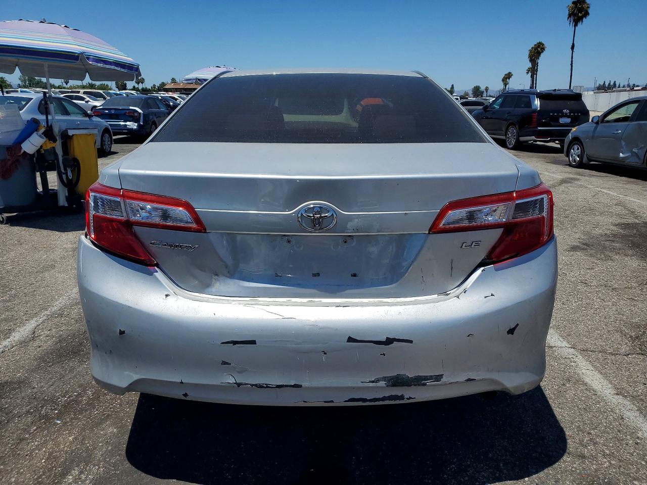 2012 Toyota Camry Le - Фото 6
