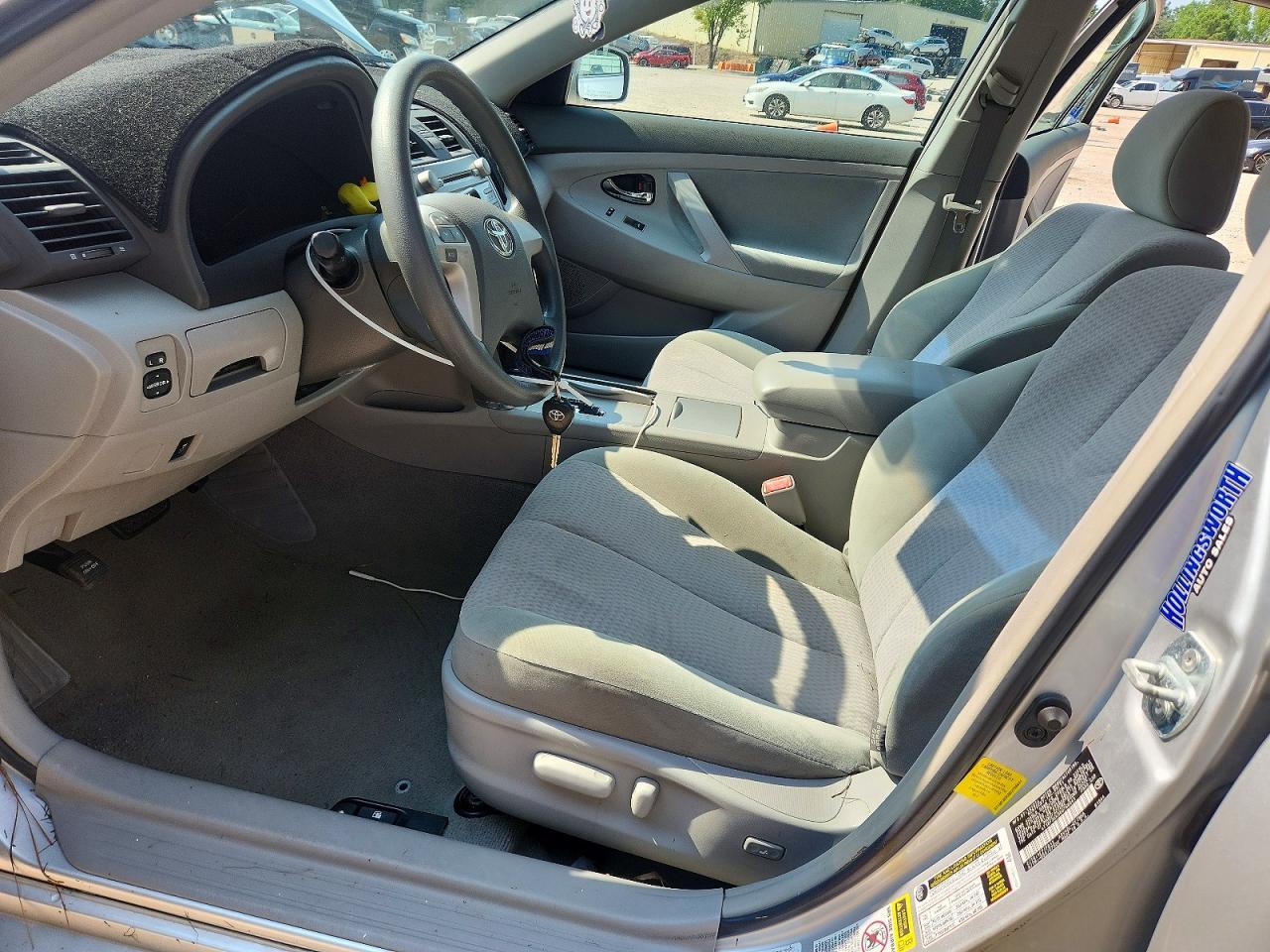 2011 Toyota Camry Le - Фото 7