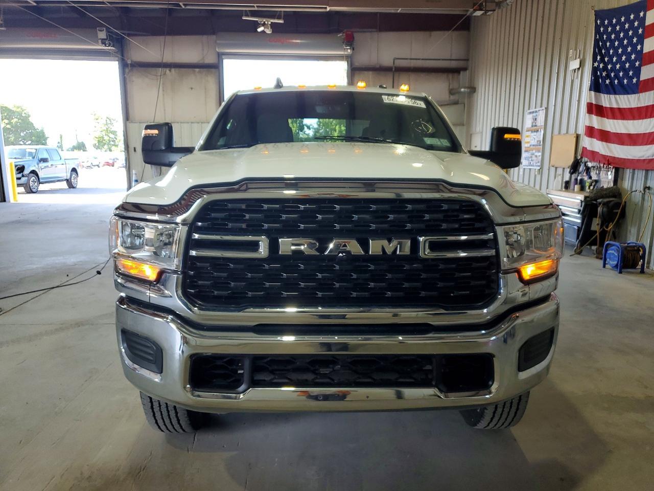 2024 Ram 2500 Tradesman - Фото 5