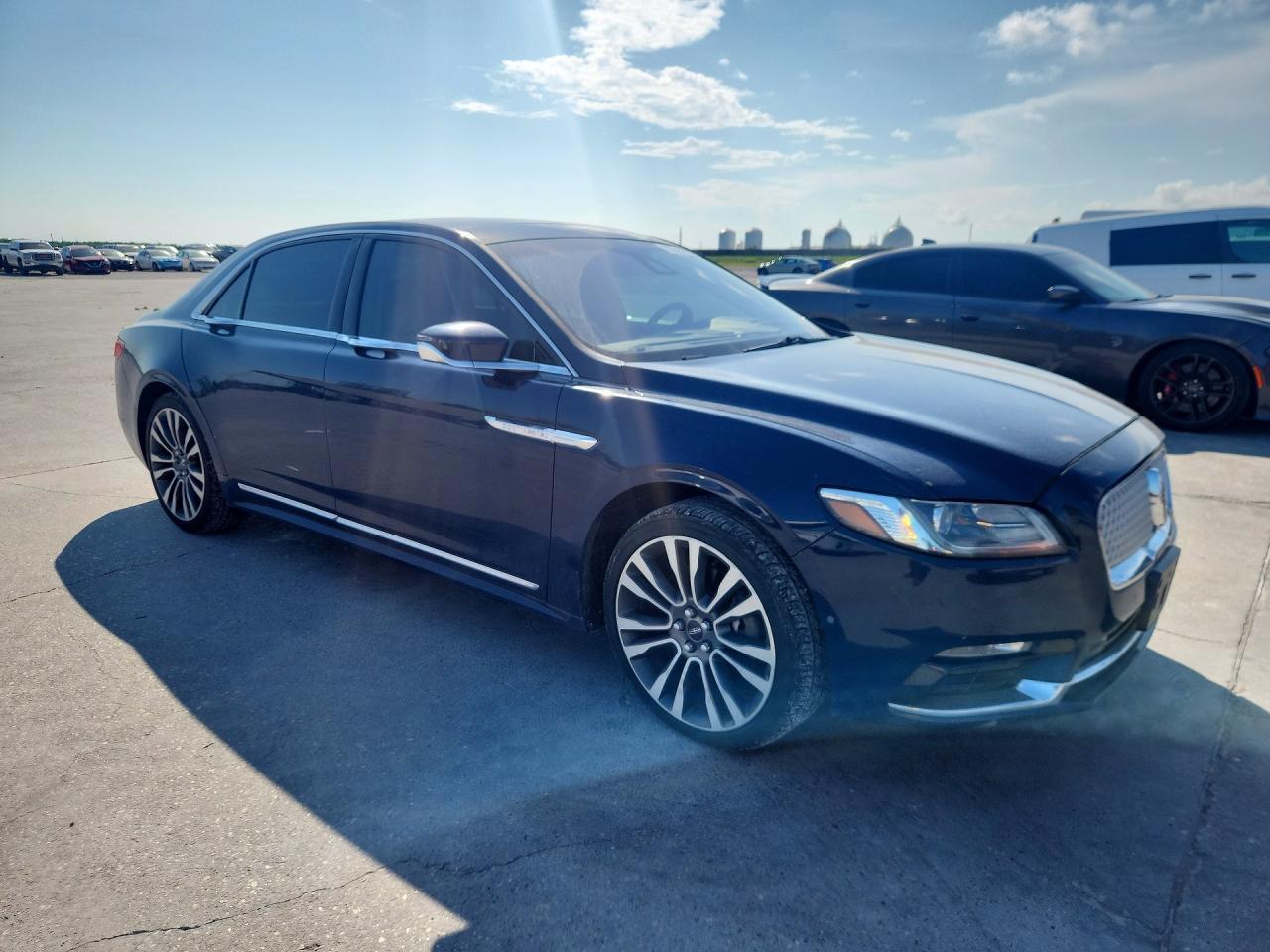 2018 Lincoln Continental Reserve - Фото 4