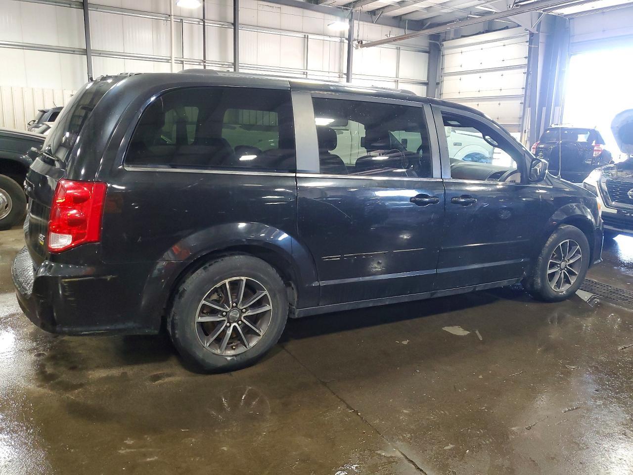 2017 Dodge Grand Caravan Sxt - Image 3