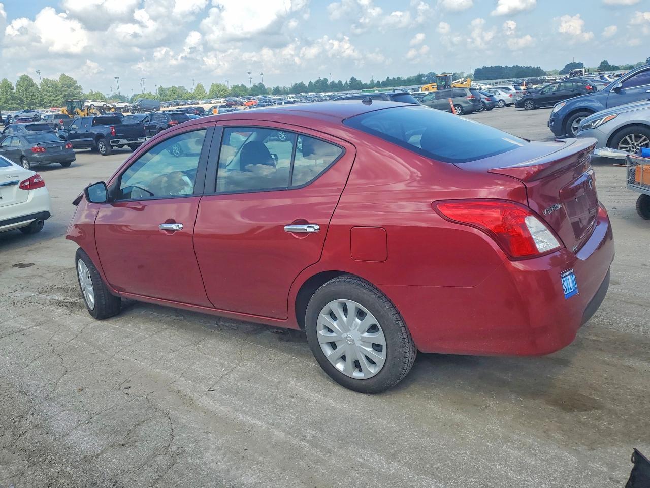 2019 Nissan Versa Sv - Image 2