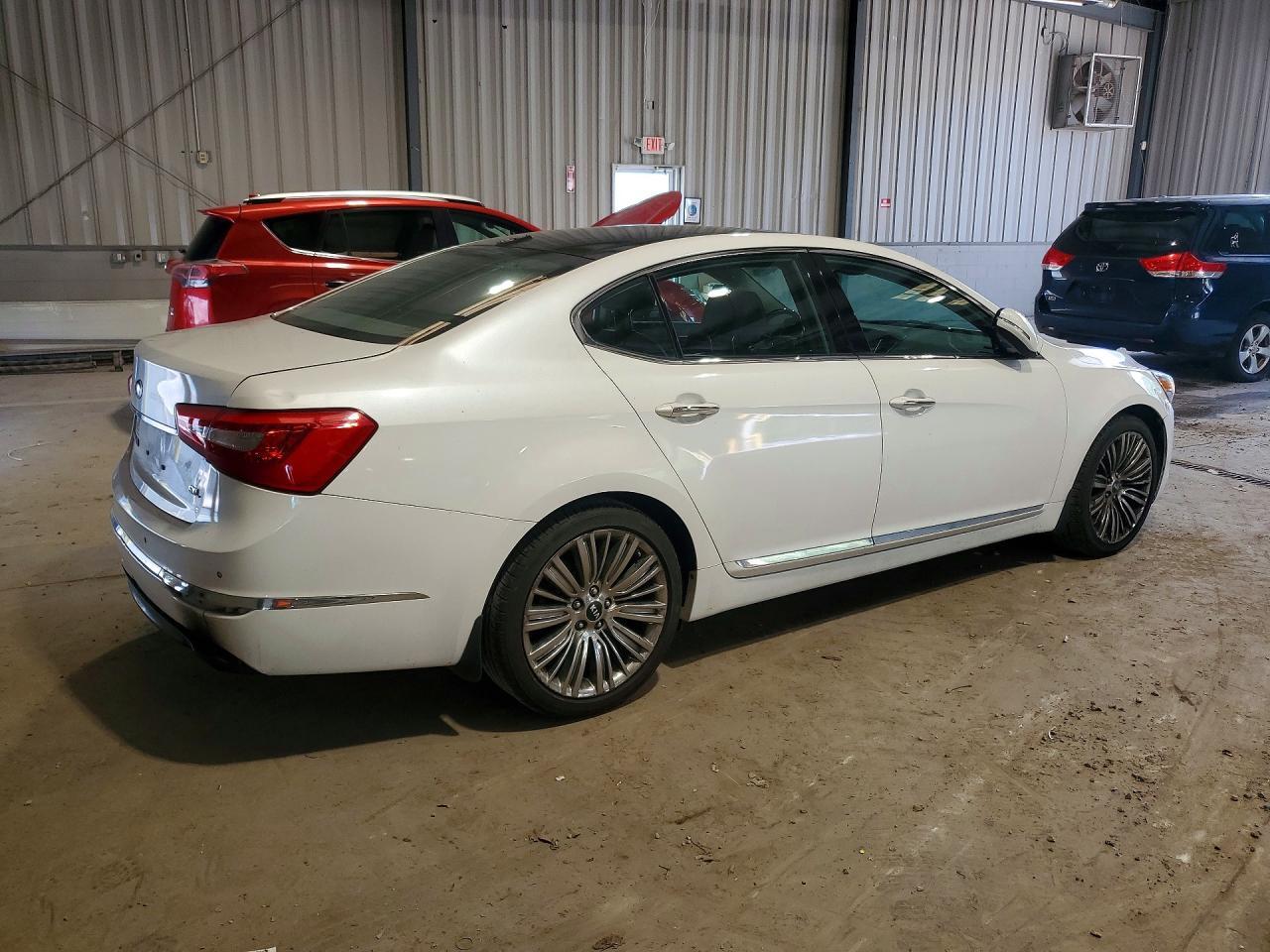 2014 Kia Cadenza Limited - Фото 3