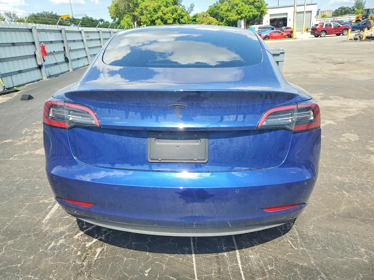 2021 Tesla Model 3 - Фото 6