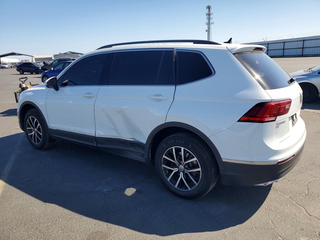 2021 Volkswagen Tiguan Se - Фото 2