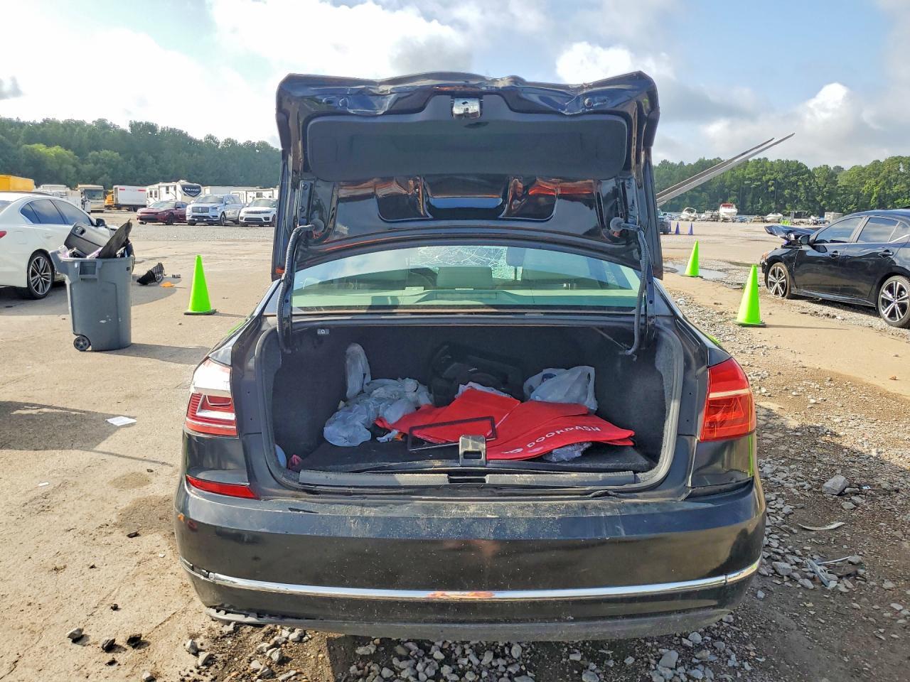 2016 Volkswagen Passat S - Фото 6