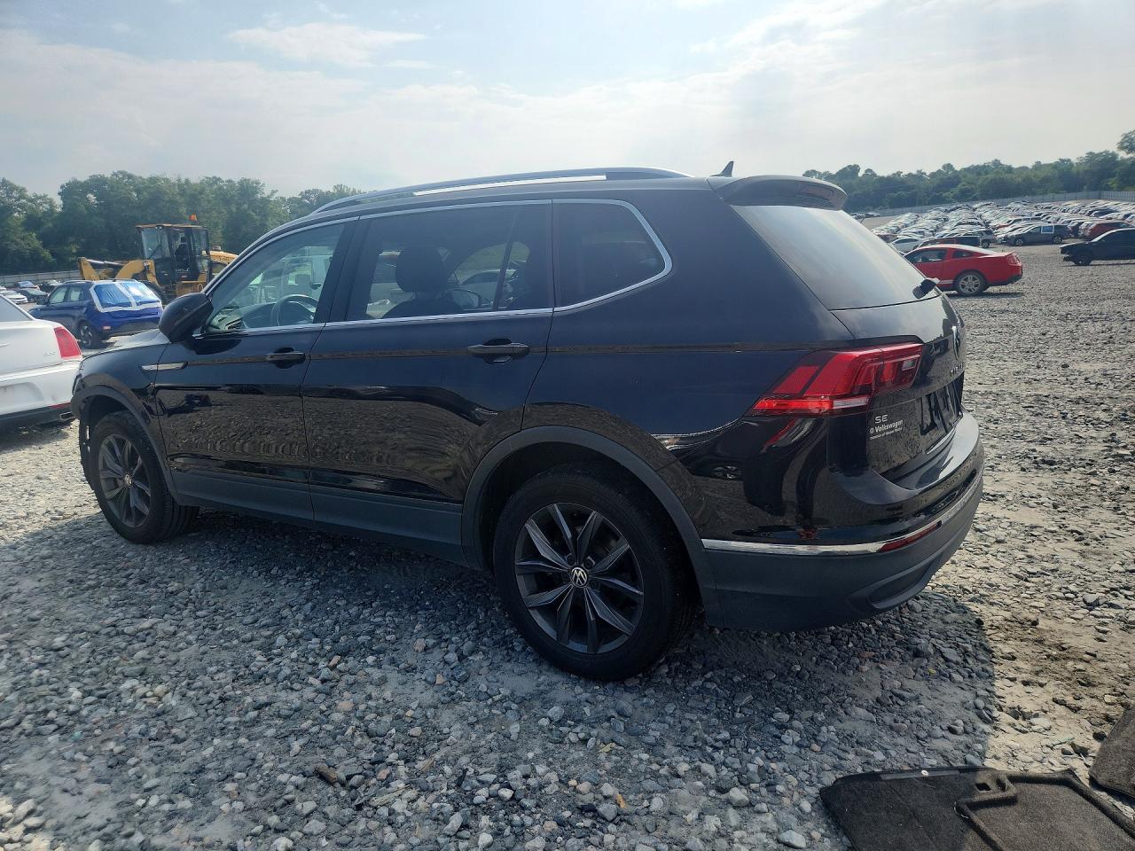 2022 Volkswagen Tiguan Se - Image 2