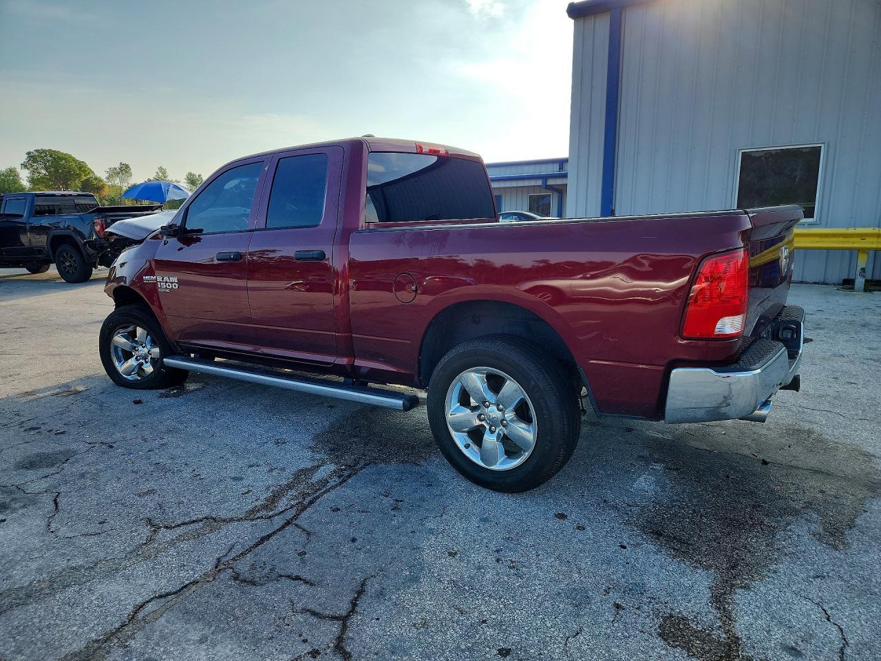 2019 Ram 1500 Classic Tradesman - Фото 2