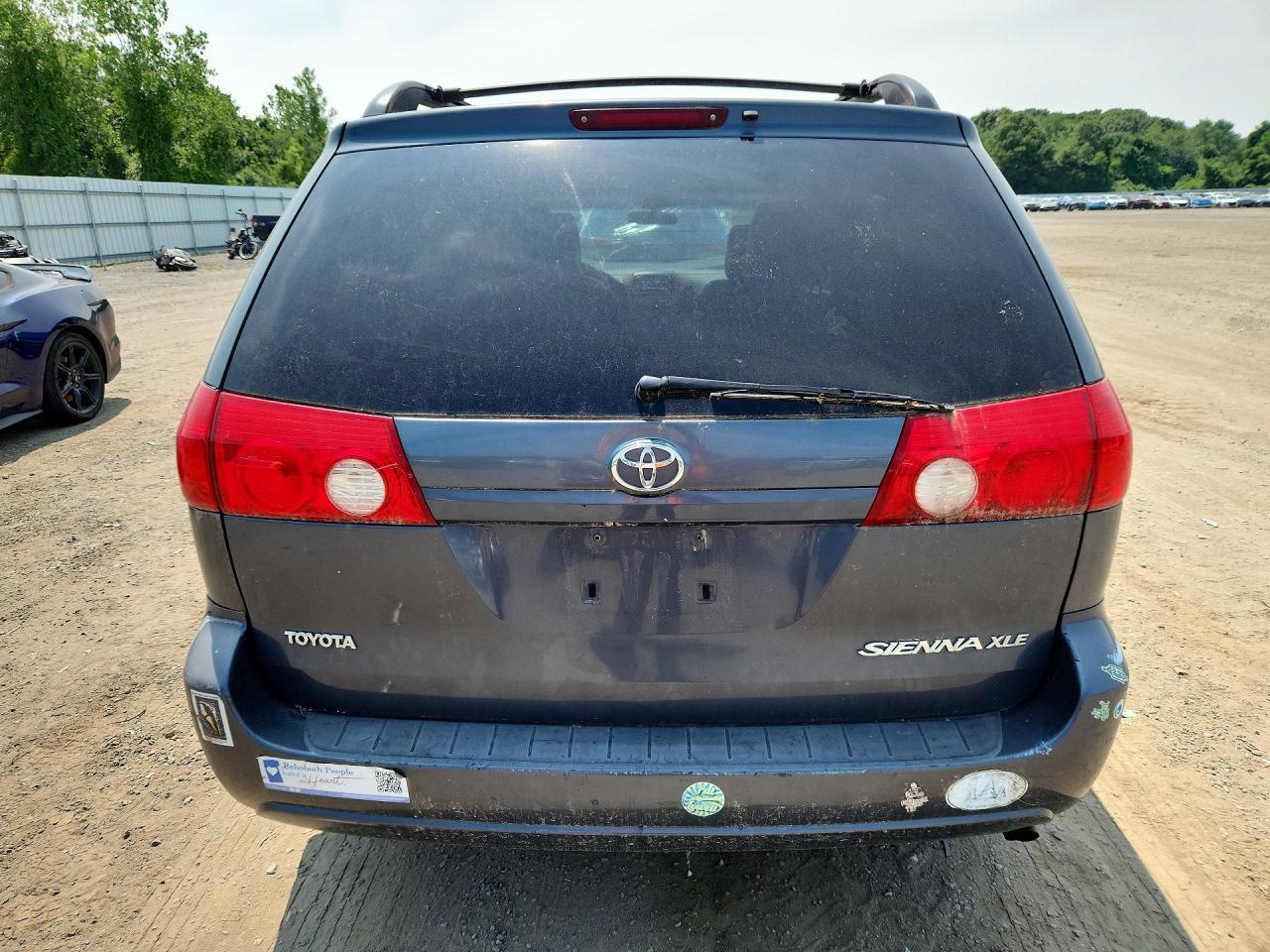 2010 Toyota Sienna Xle - Фото 6