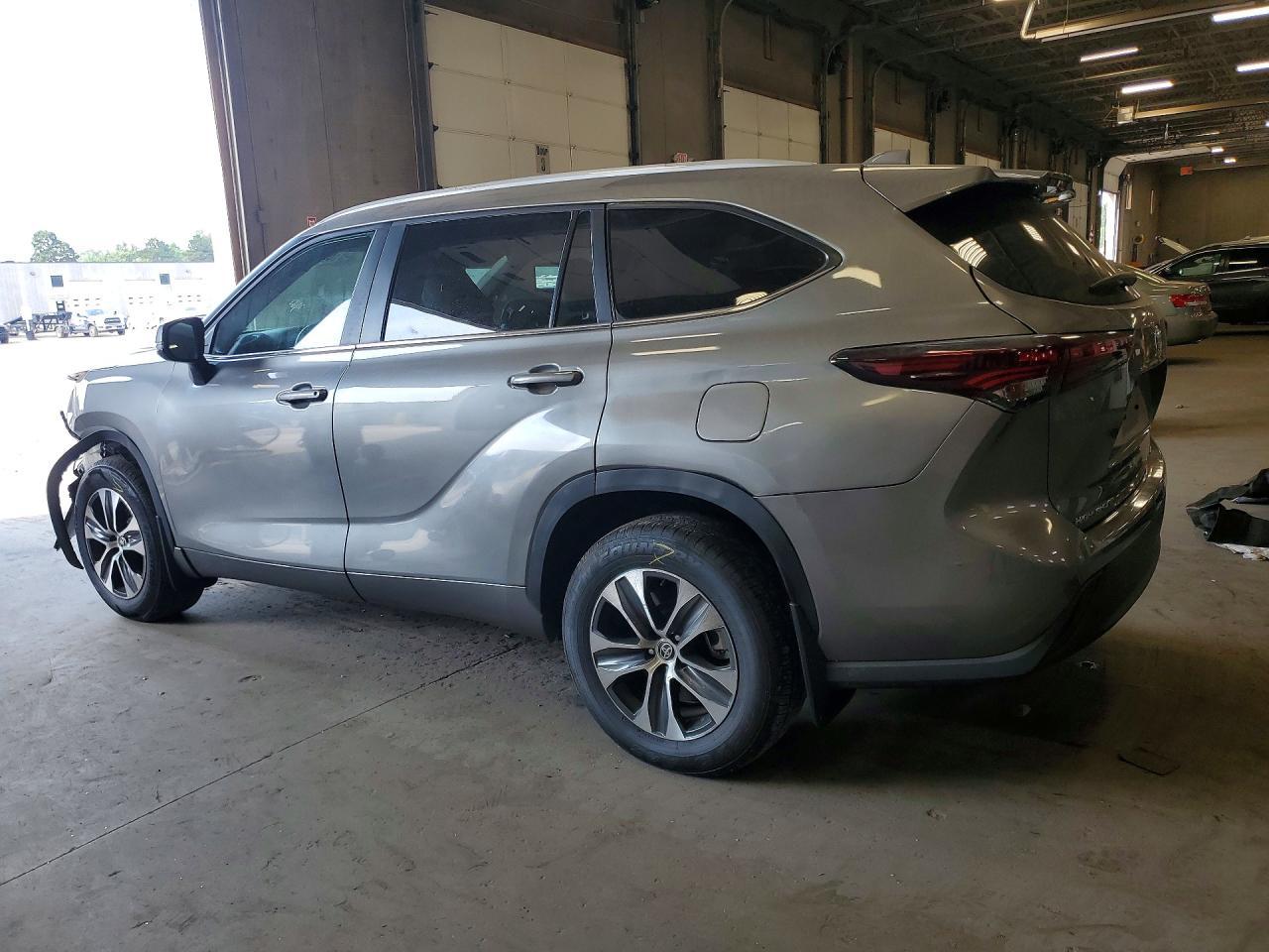 2025 Toyota Highlander Xle - Фото 2