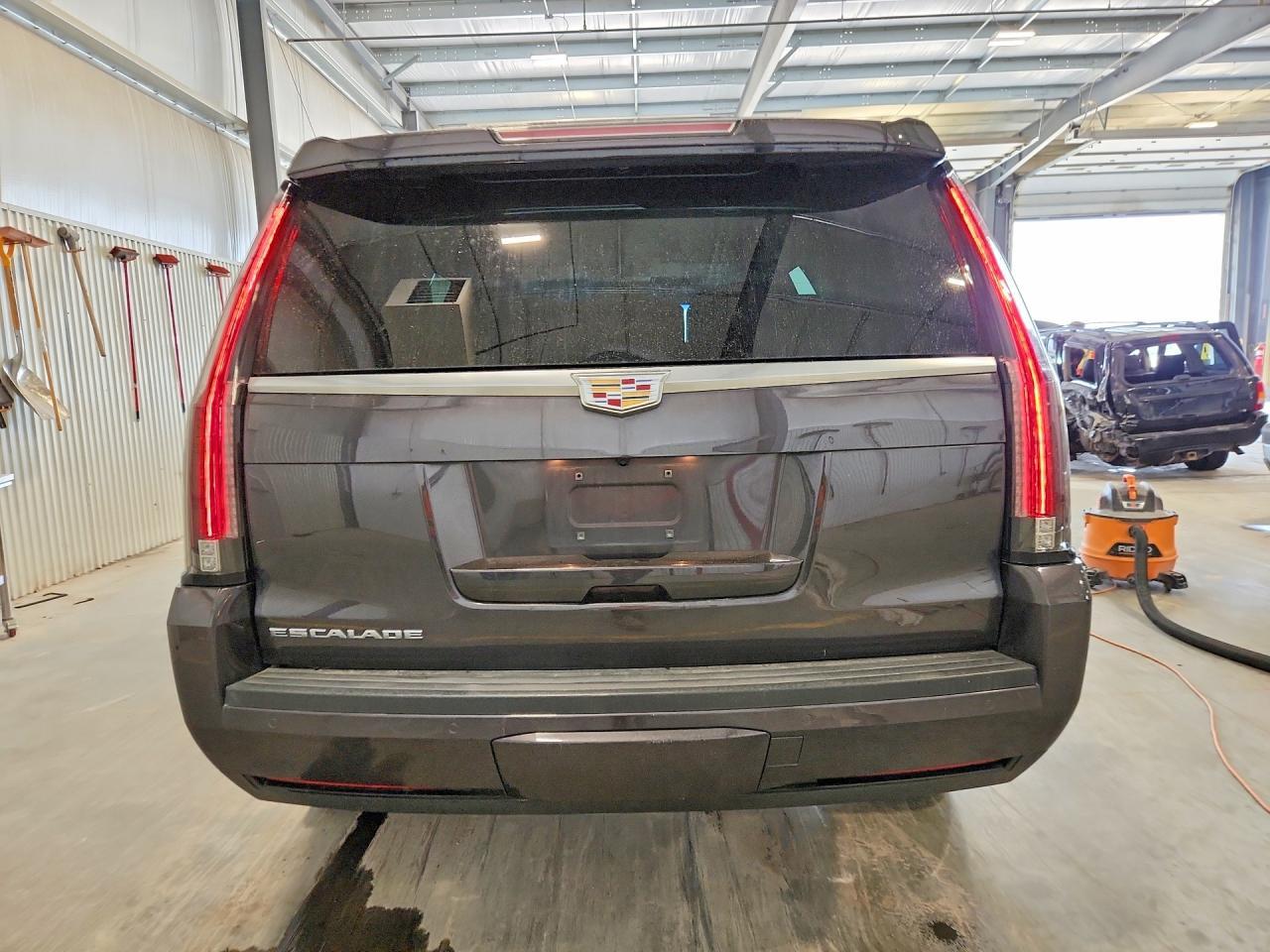 2016 Cadillac Escalade Luxury - Фото 6