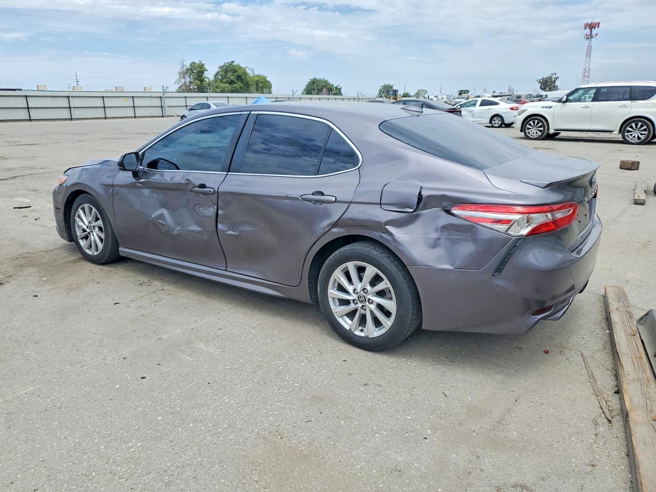 2019 Toyota Camry Se - Image 2