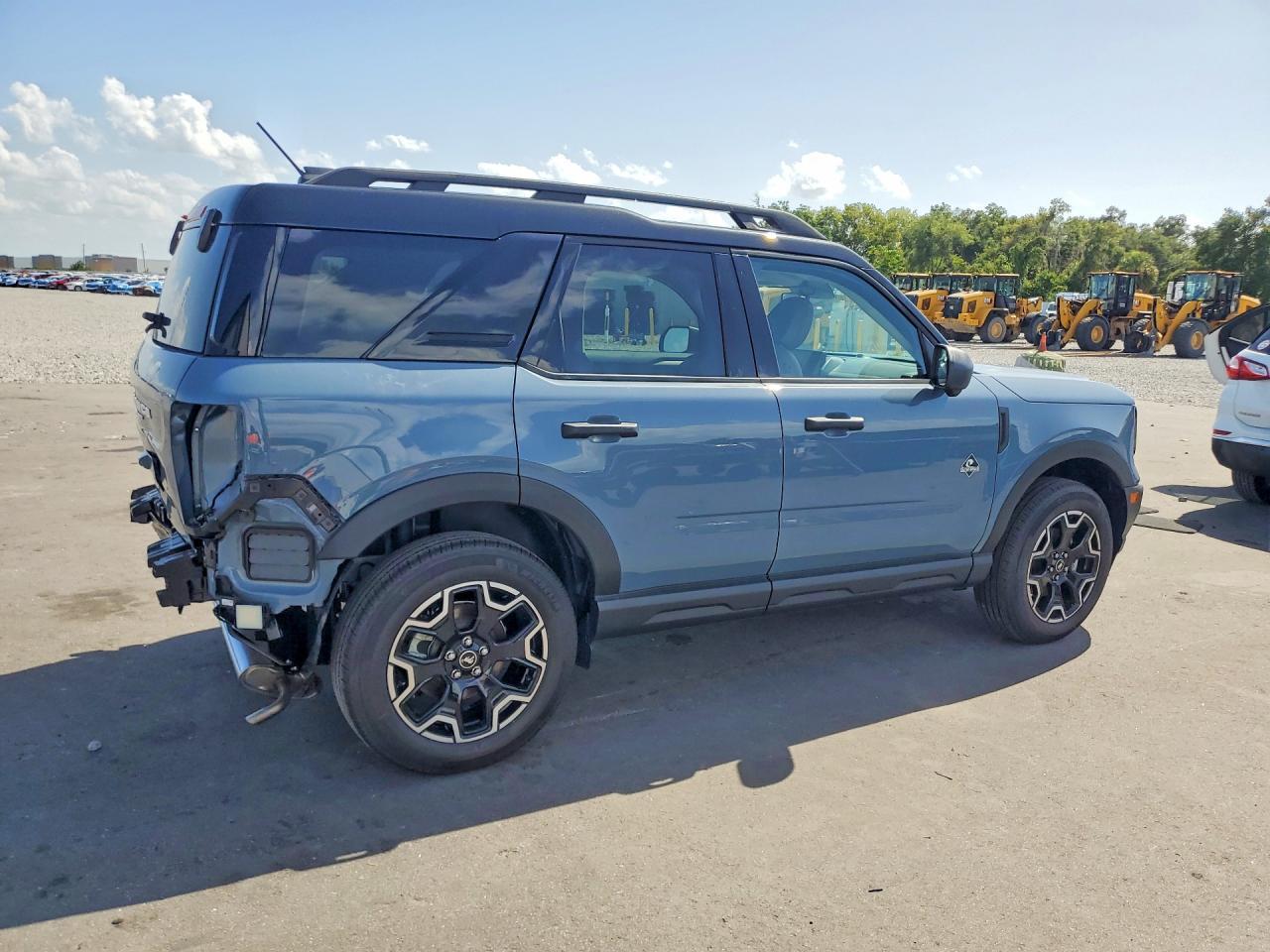 2026 Ford Bronco Sport Outer Banks - Image 3