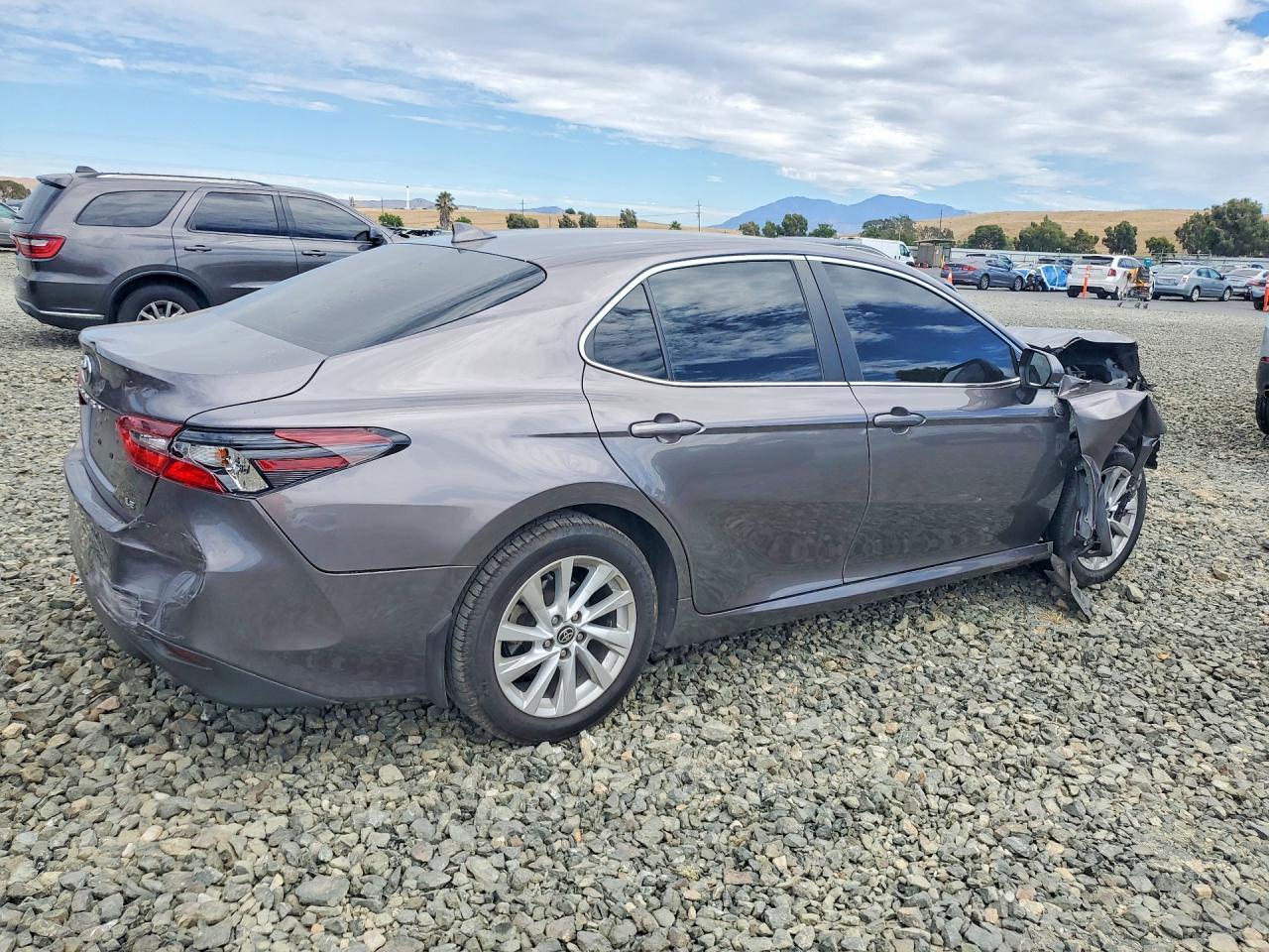 2024 Toyota Camry Le - Image 3