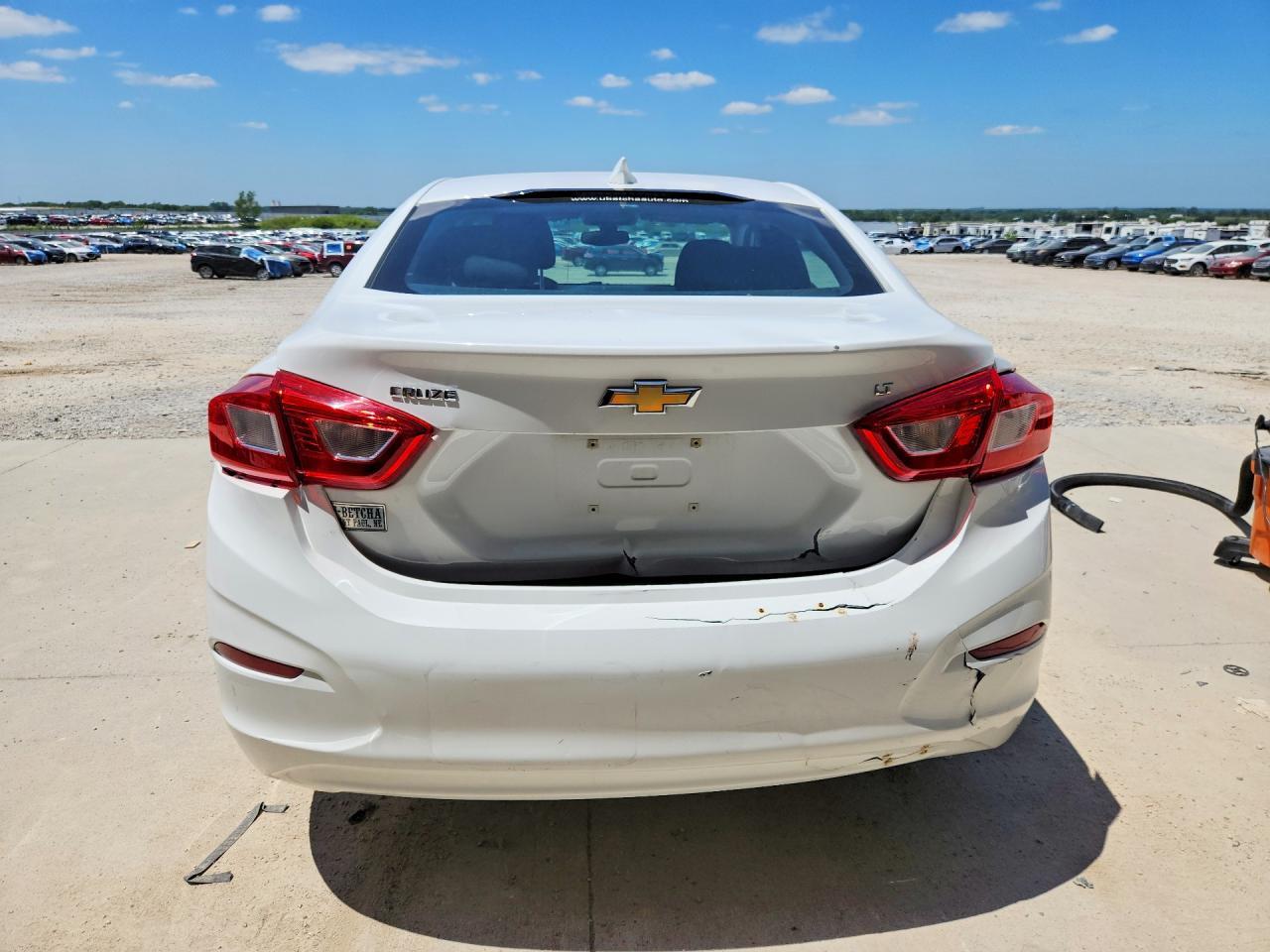 2017 Chev Cruze - Фото 6