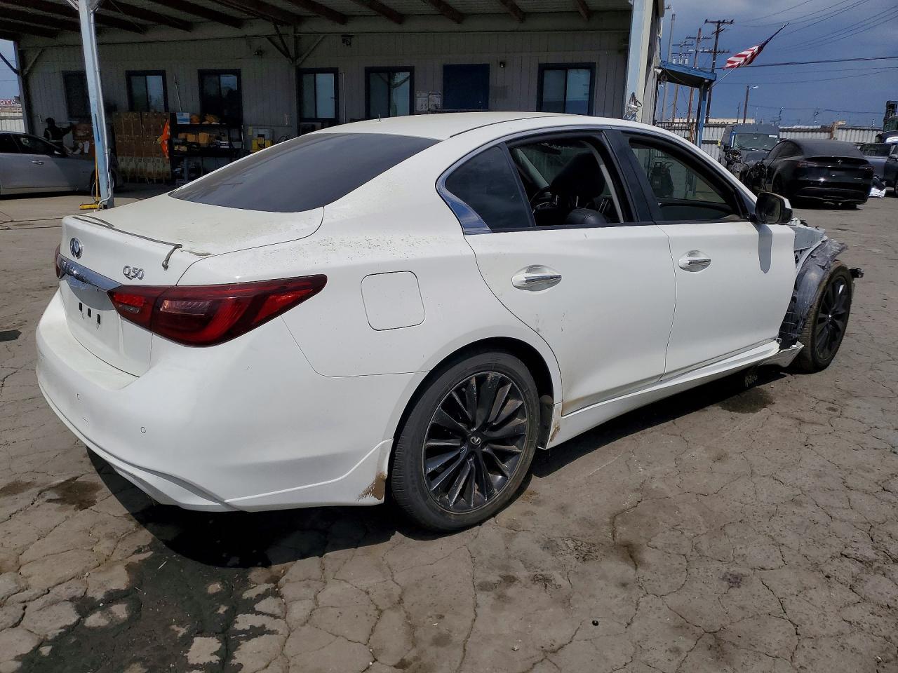 2021 Infiniti Q50 Luxe - Фото 3