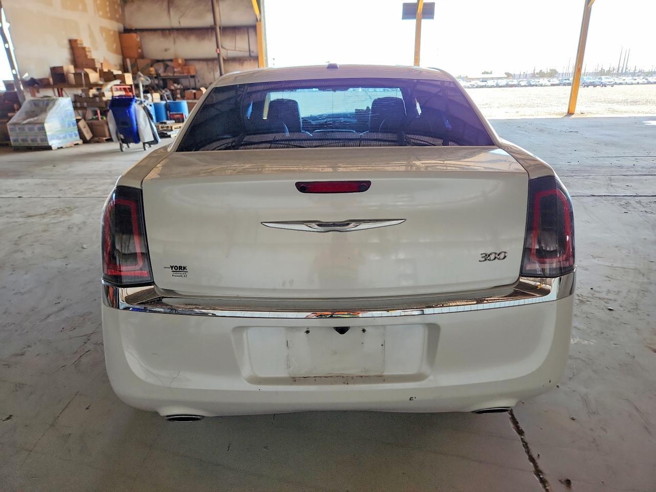 2013 Chrysler 300 - Фото 6
